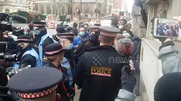 L’attribut alt de cette image est vide, son nom de fichier est city-of-london-police.jpg.